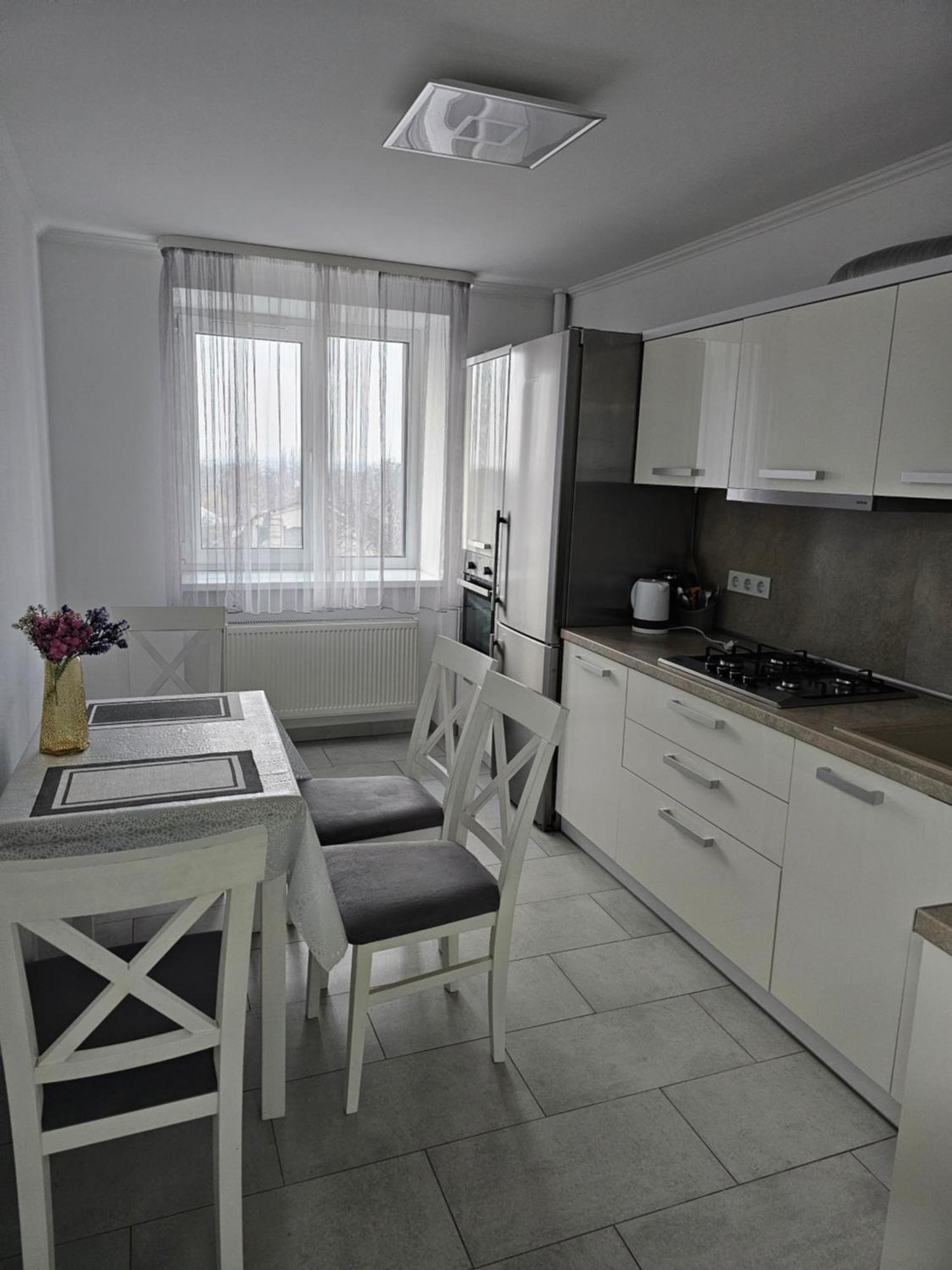 Яровиця. Центр. 2 Кім Loetsk Kamer foto